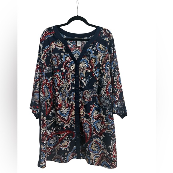 🎉 HP🎉 Floral V Neck Button Down Blouse - Picture 2 of 7